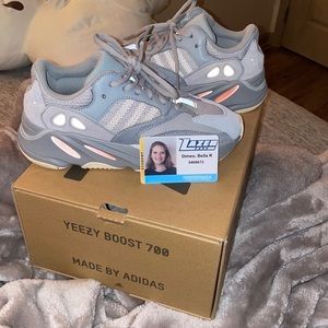 COPY - yeezy 700 inertia size 5.5 in mens